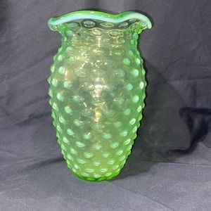 LE Smith hobnail glass vase